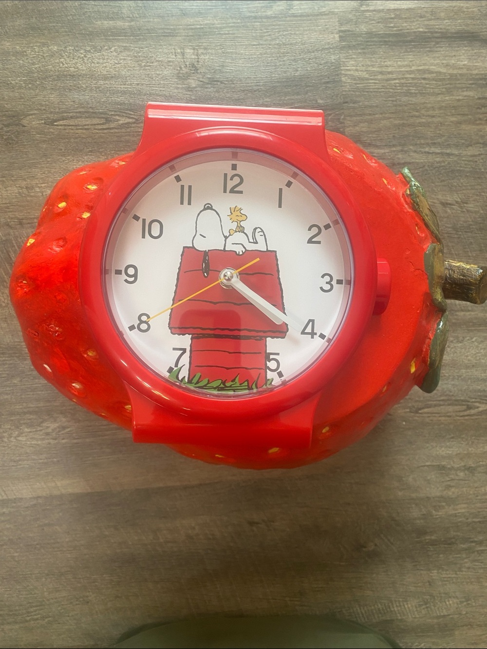 Peanuts Snoopy & Woodstock Clock